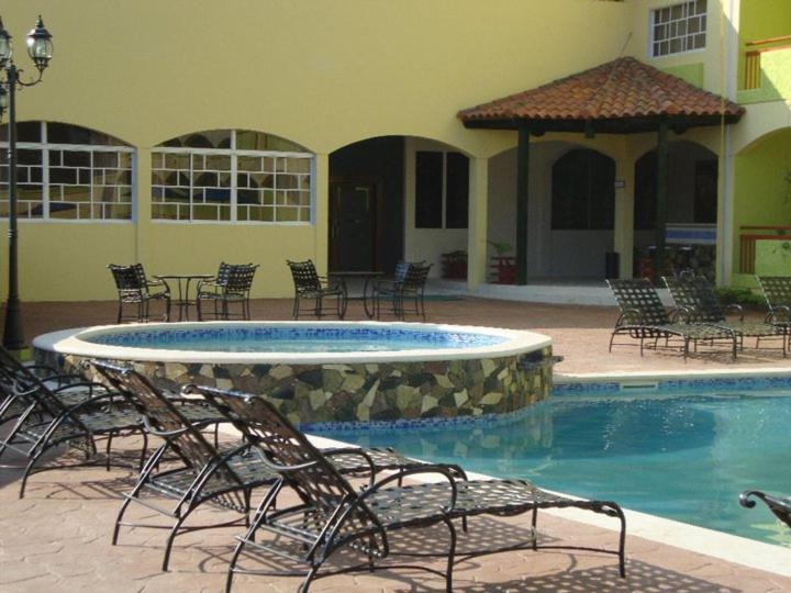 Hotel Novus Caoba Esperanza Kültér fotó