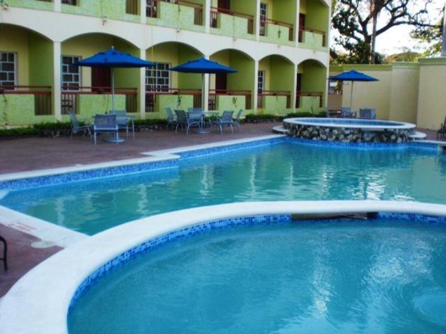 Hotel Novus Caoba Esperanza Kültér fotó
